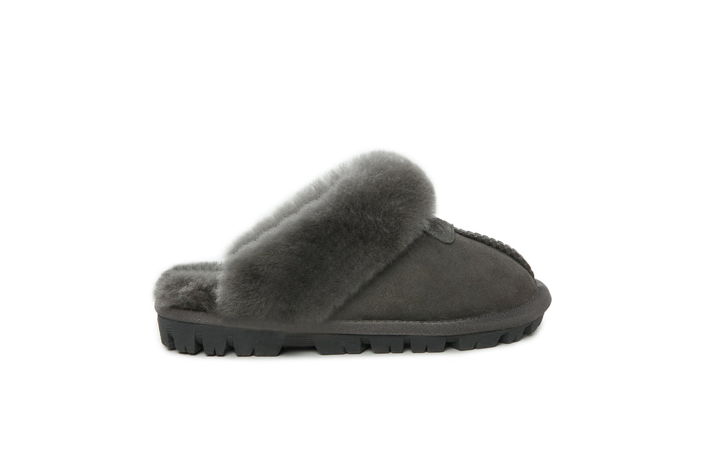 UGG  Children Real Soft AUS Sheepskin Wool Scuff Slide
